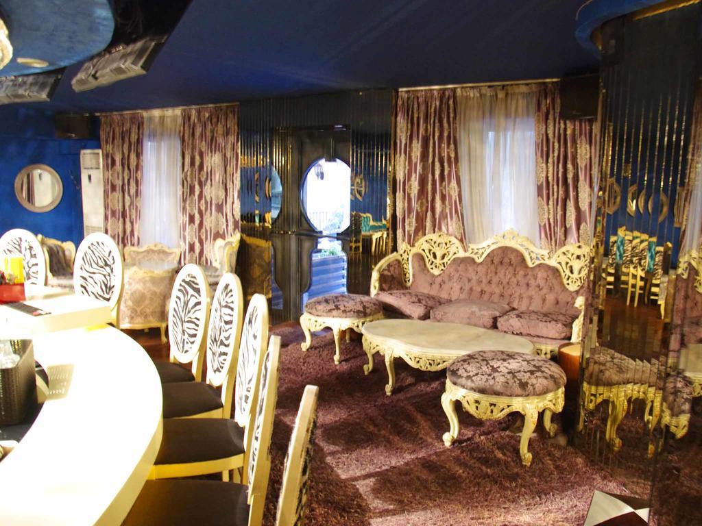 King Edward Hotel Tbilisi Esterno foto